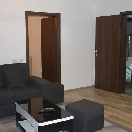 Διαμέρισμα Kings Bajram Curri