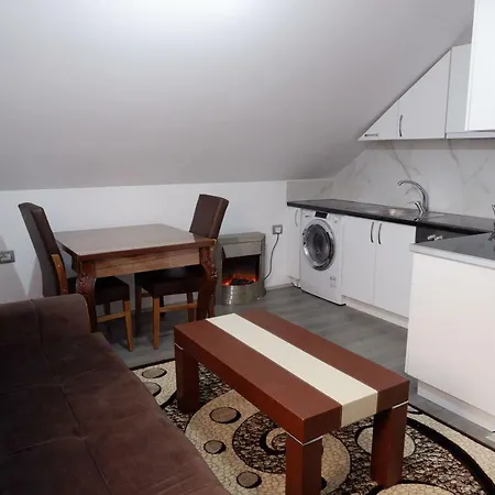 アパート Kings Bajram Curri